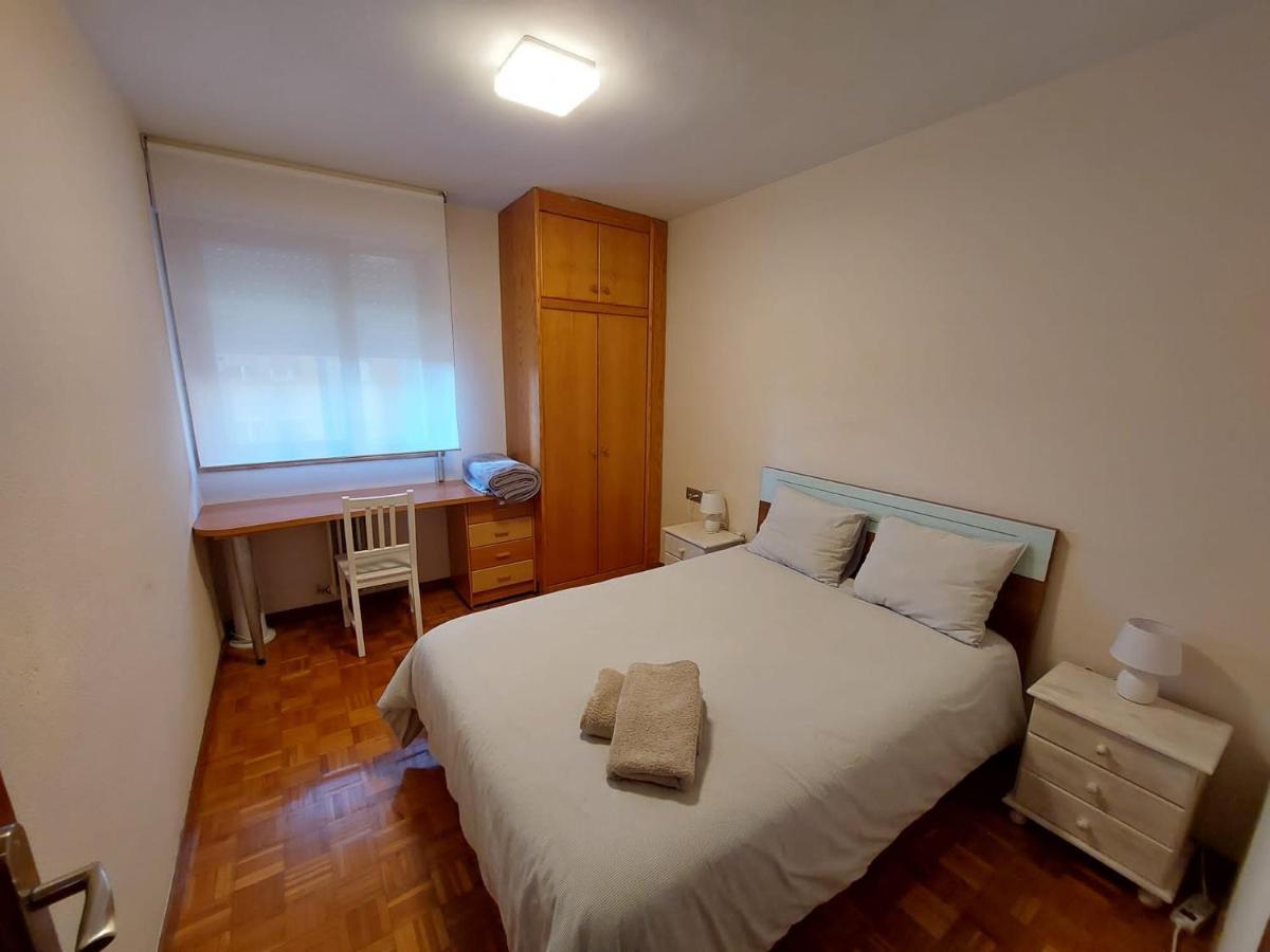 Piso Sencillo Y Acogedor Con Parking Gratuito Baranain Exterior foto